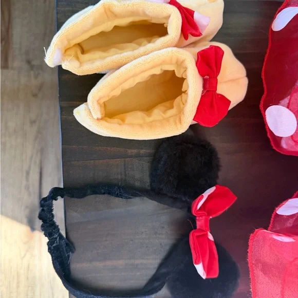 Pottery Barn Kids Minnie Mouse Costume with head piece and shoes - Picture 3 of 4